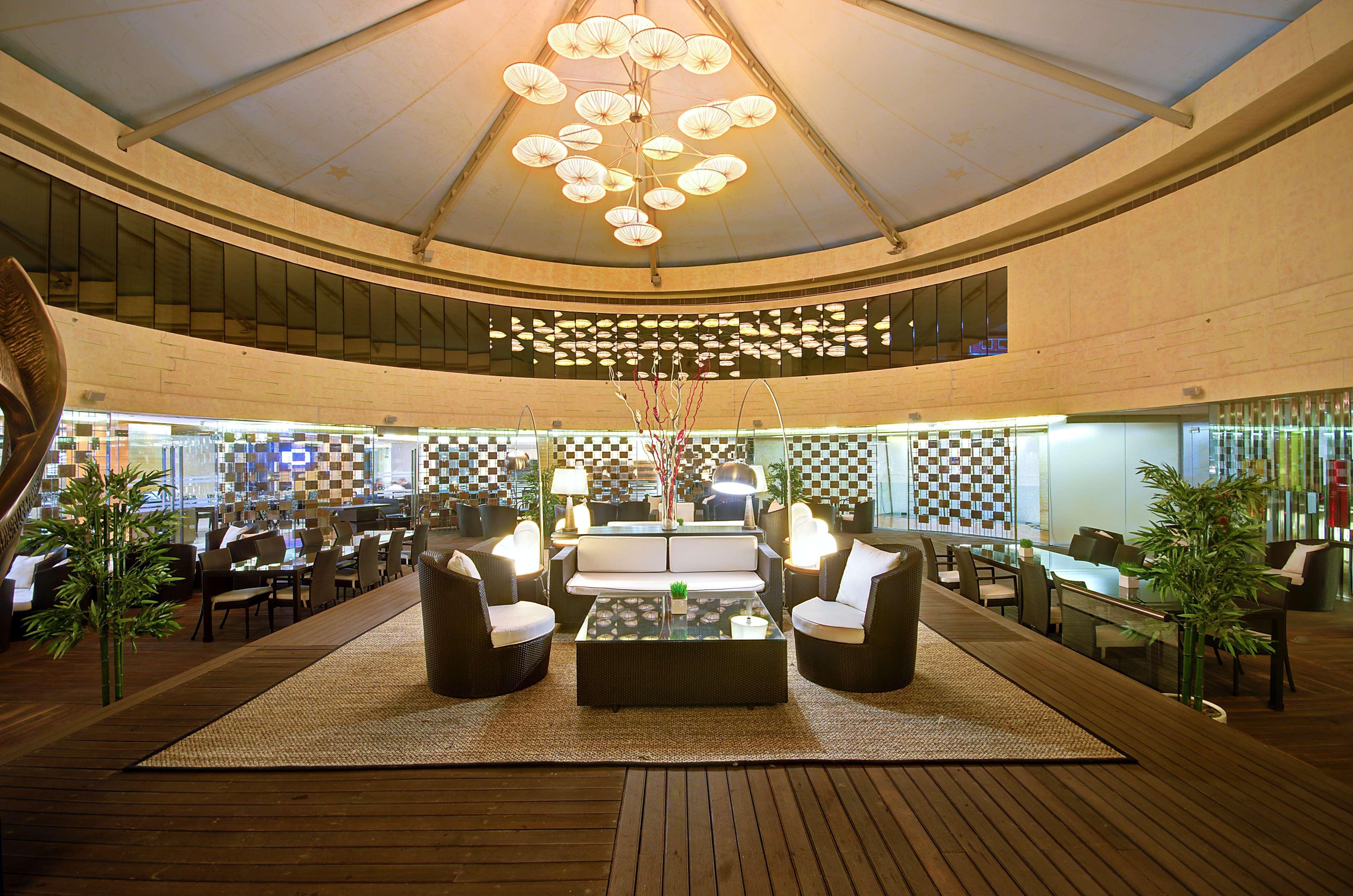 Hotel Radisson Blu Kaushambi Delhi Ncr Ghaziabad Exterior foto