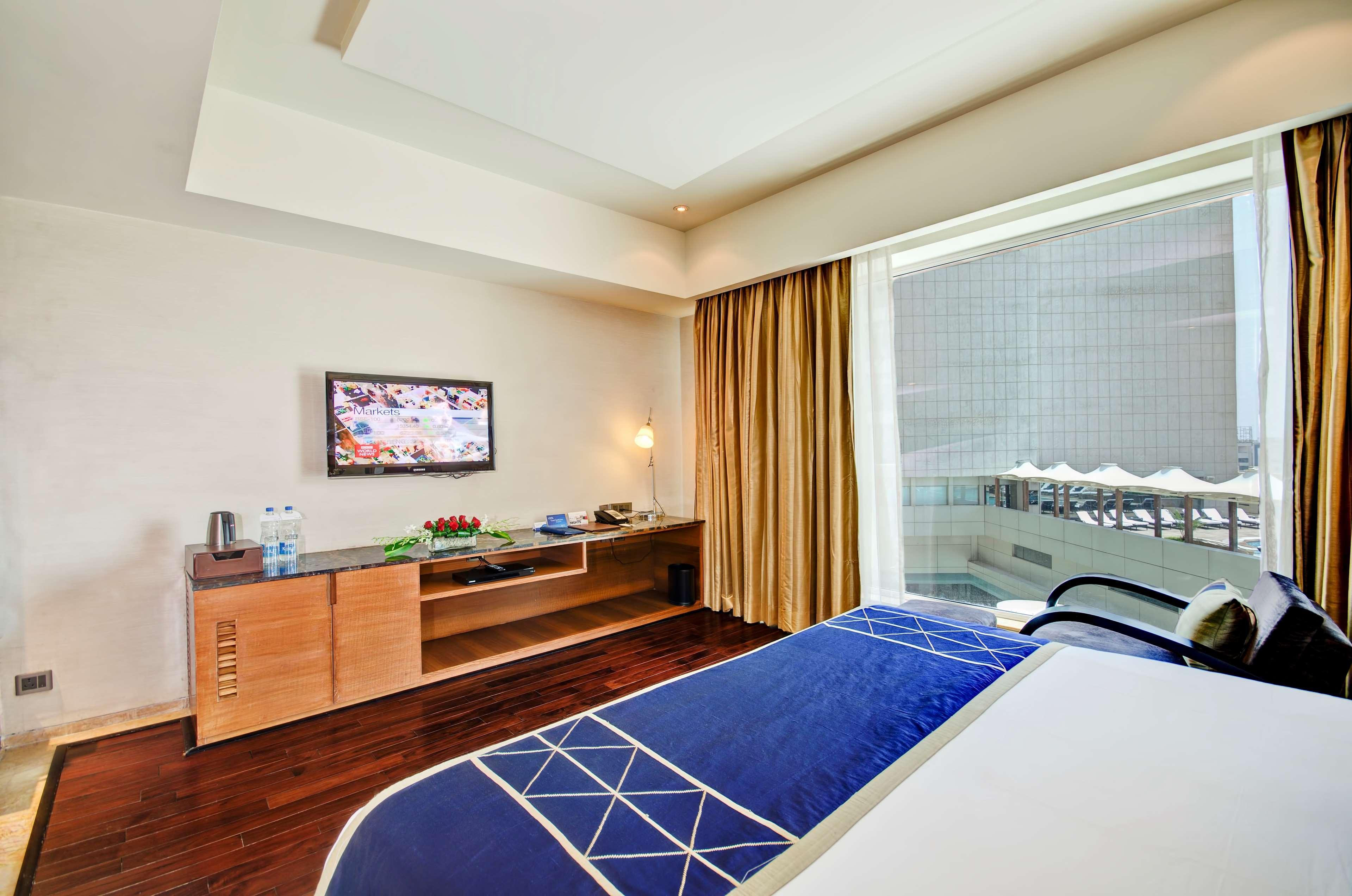 Hotel Radisson Blu Kaushambi Delhi Ncr Ghaziabad Exterior foto