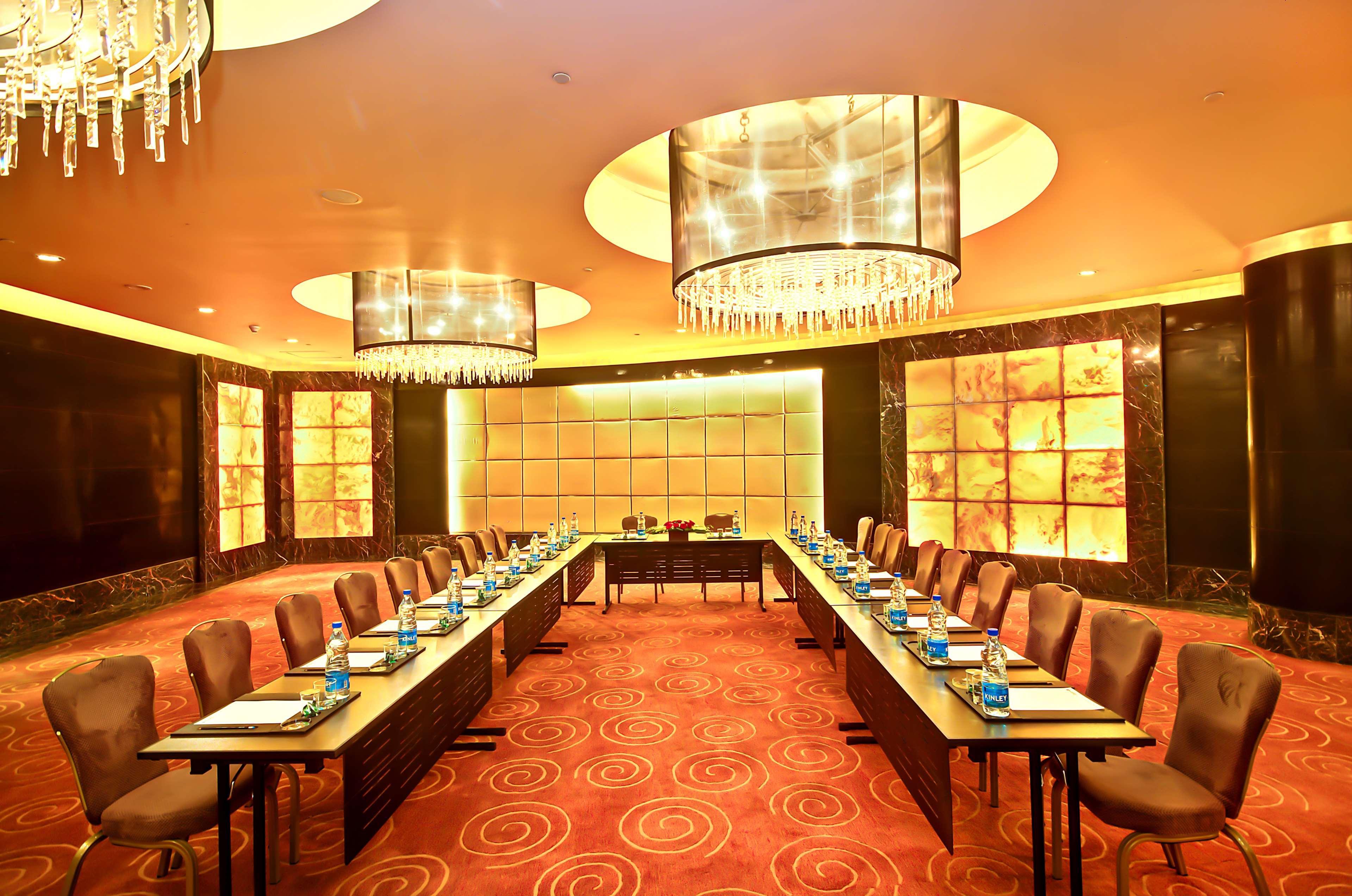 Hotel Radisson Blu Kaushambi Delhi Ncr Ghaziabad Exterior foto