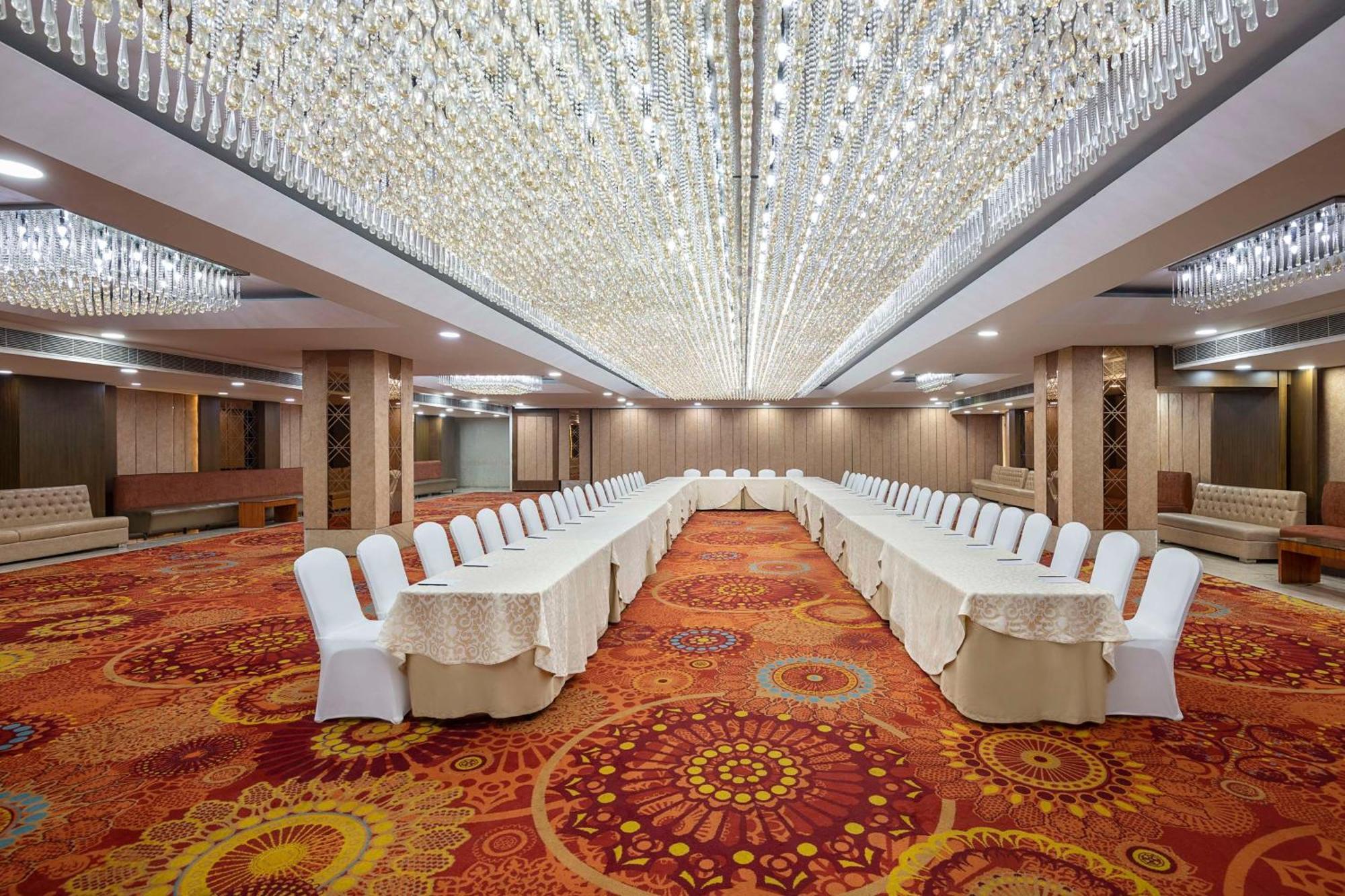 Hotel Radisson Blu Kaushambi Delhi Ncr Ghaziabad Exterior foto